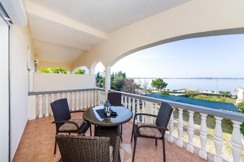 Apartment Nin - Vrsi At The Beach 外观 照片