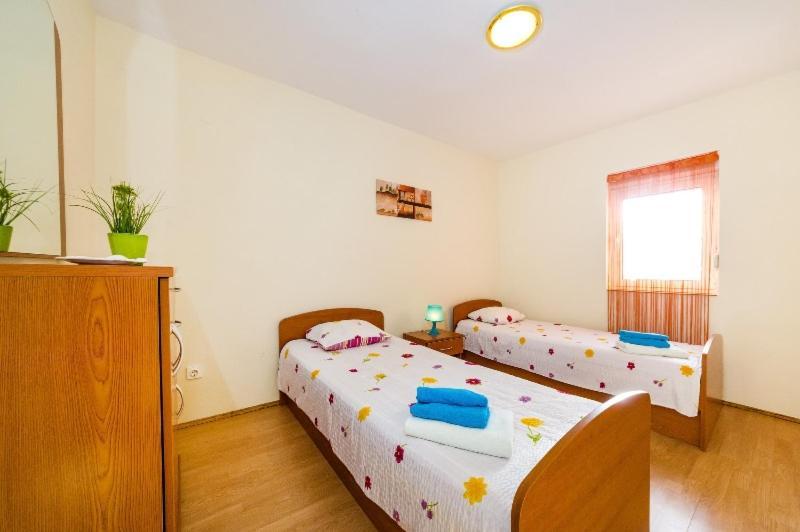 Apartment Nin - Vrsi At The Beach 外观 照片