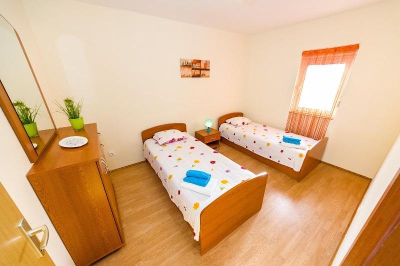 Apartment Nin - Vrsi At The Beach 外观 照片