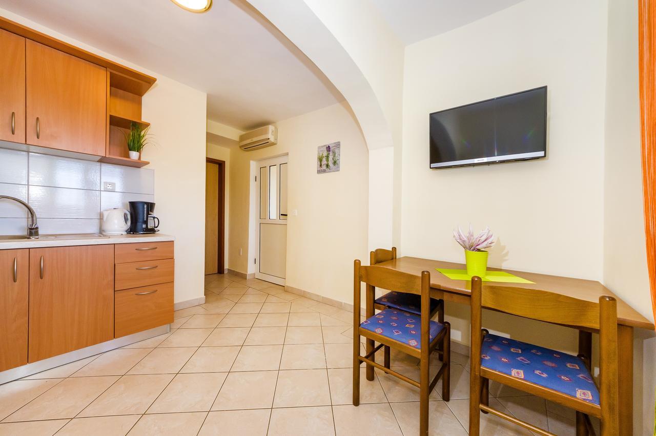 Apartment Nin - Vrsi At The Beach 外观 照片