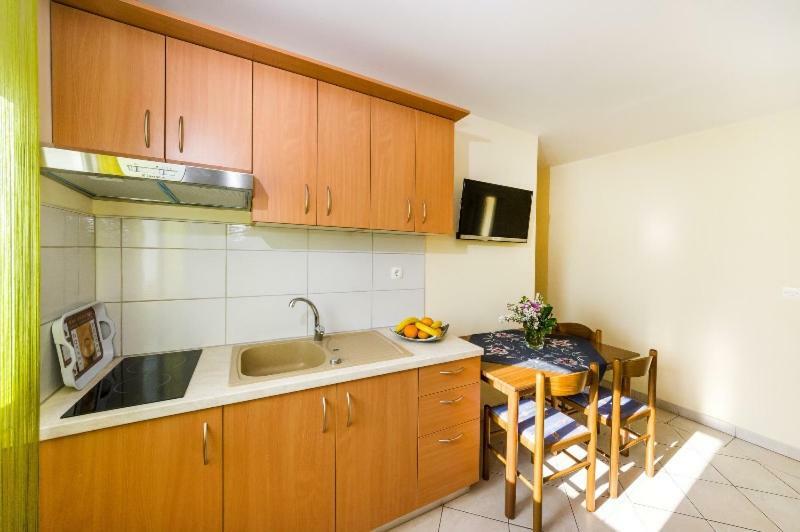 Apartment Nin - Vrsi At The Beach 外观 照片